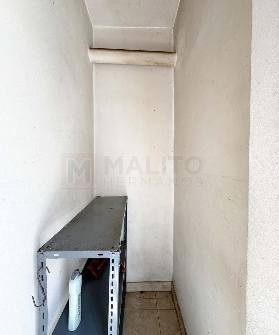 Foto de CASA 4 AMBIENTES CON JARDÍN, GARAGE, TERRAZA Y LAVADERO en Parque, imagen 4