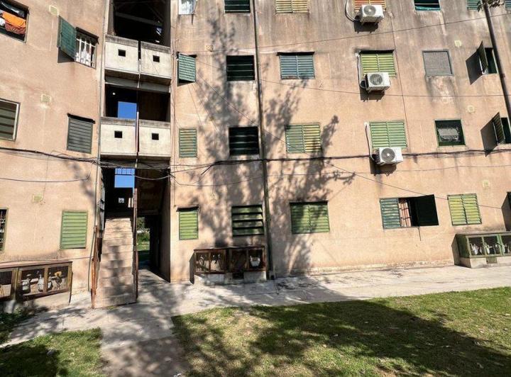 OPORTUNIDAD VENTA DEPTO. A REFACCIONAR ZONA SUR 2
