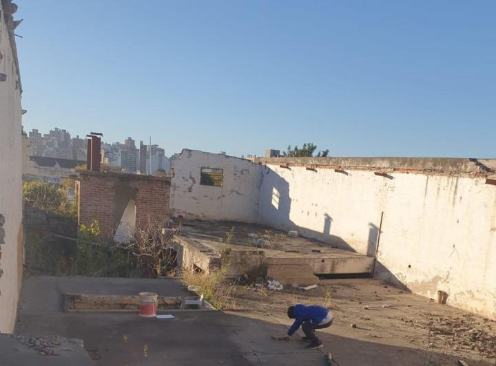 VENTA CASA DEMOLER GUEMES APTO COCHERAS GALPON 2