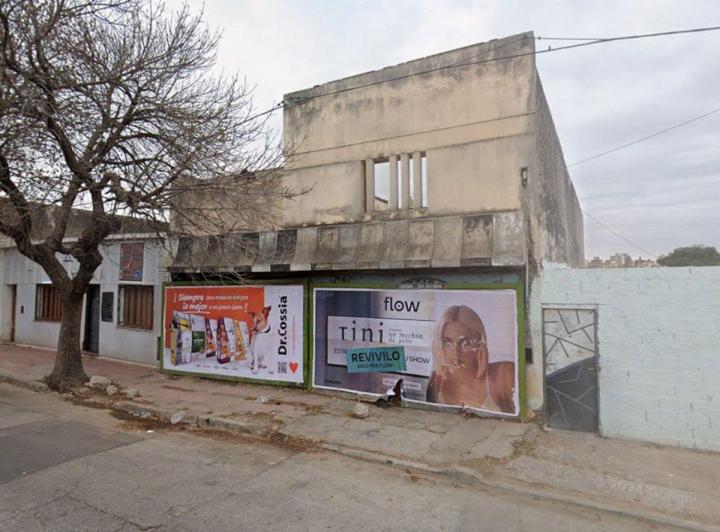 VENTA CASA DEMOLER GUEMES APTO COCHERAS GALPON 5