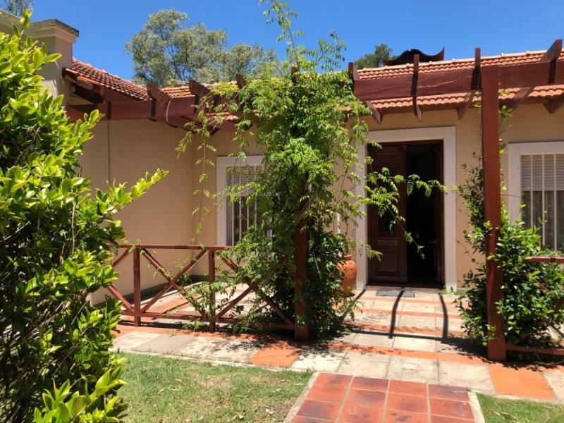 CASA ESTILO CAMPO EN VENTA CLUB DE CAMPO EL MORO, MARCOS PAZ