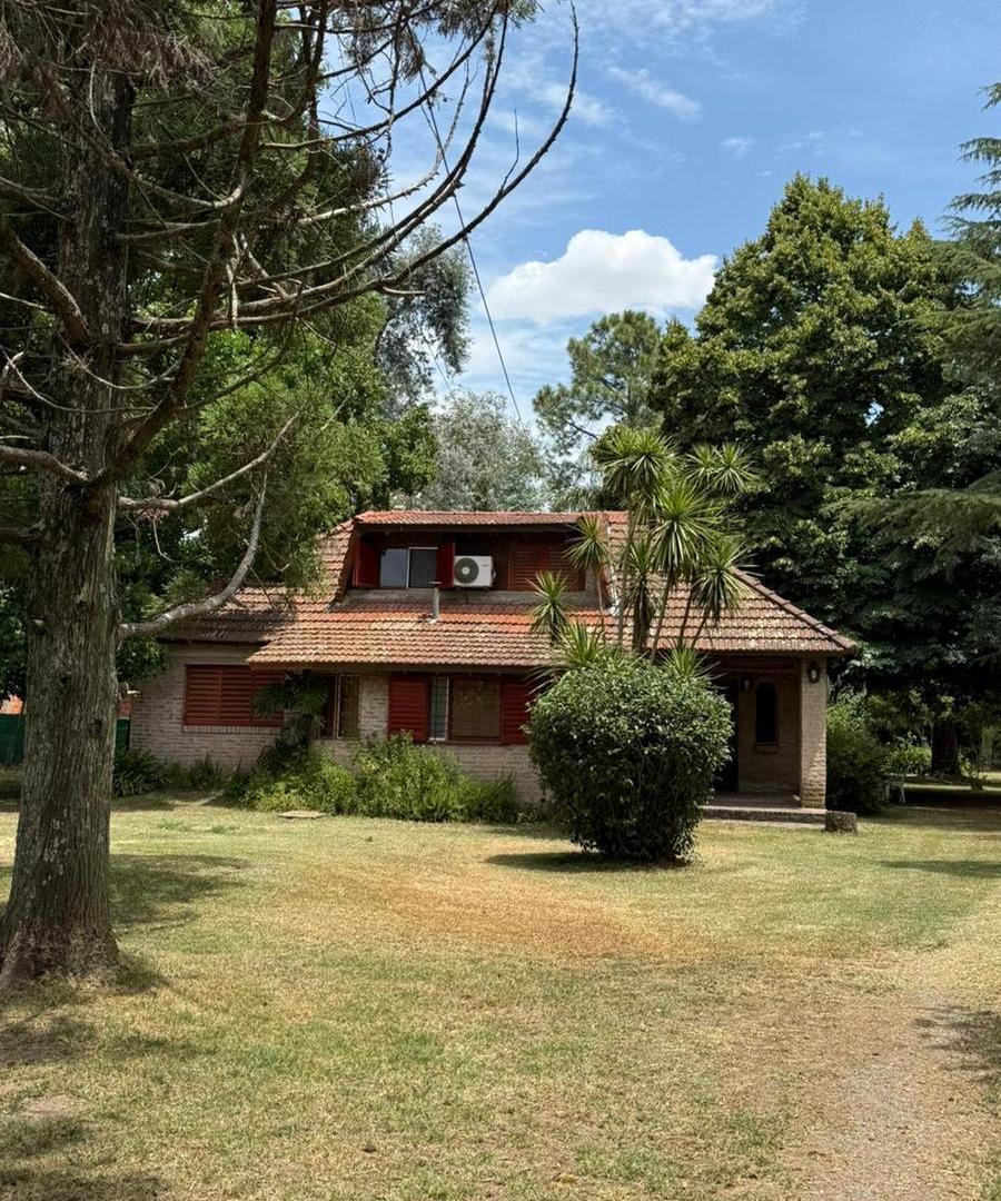 CASA EN VENTA, CON EXCELENTE UBICACION Y LOTE, EL MORO, MARCOS PAZ