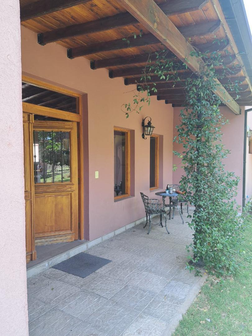Foto de OPORTUNIDAD! CASA EN VENTA CLUB DE CAMPO EL MORO, MARCOS PAZ, imagen 2