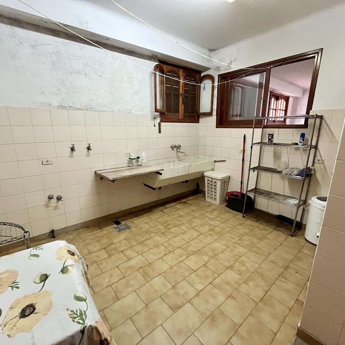 Casa en Venta en Lomas de San Isidro, Ideal Para Amante de Los Autos, con El Mejor Acceso! 5