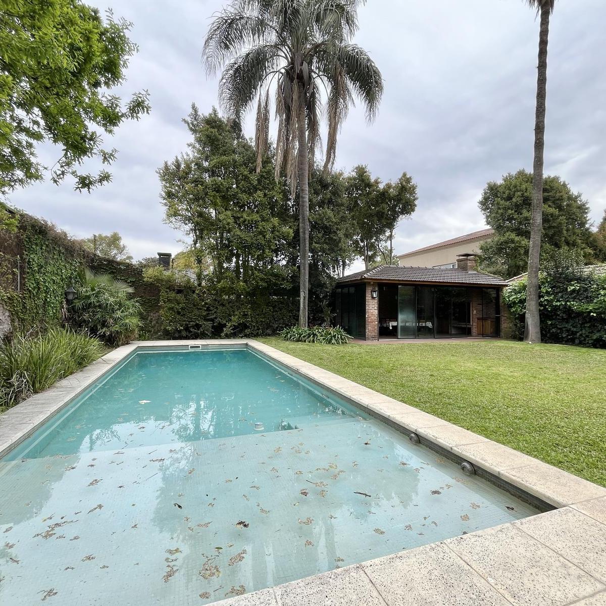 Casa en Venta en Lomas de San Isidro, Ideal Para Amante de Los Autos, con El Mejor Acceso! 1
