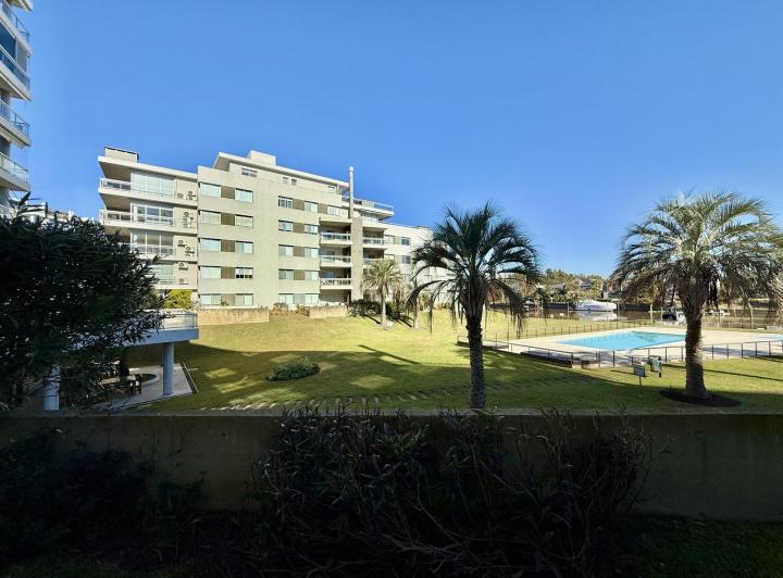 Departamento PB con jardin en Islas del canal,  Ribera, Nordelta. 1