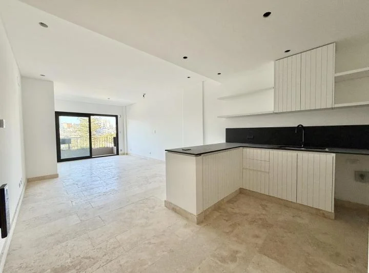 Moderno Monoambiente en Piso Alto y una Excelente Vista 3