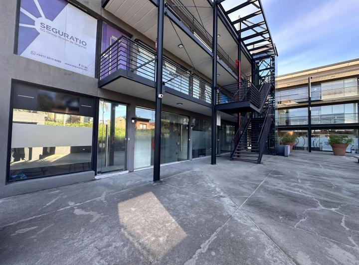 EXCELENTE EDIFICIO DE OFICINAS ./LOCALES .Venta con renta 2