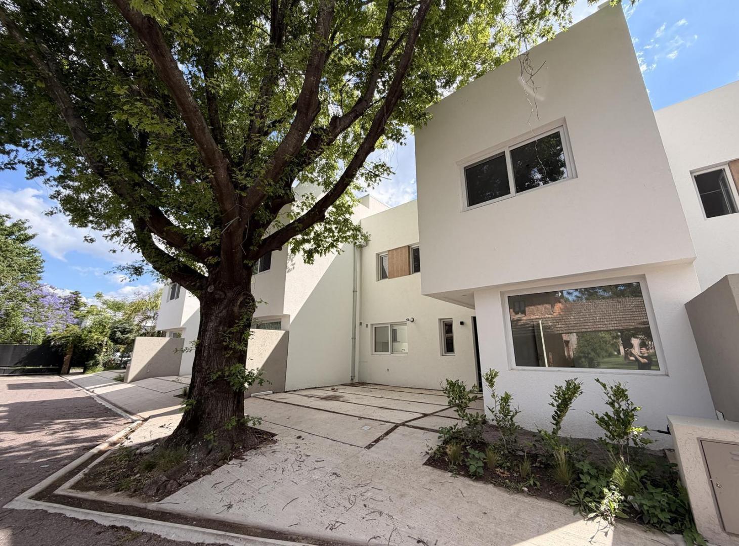 Casa a estrenar en San Isidro