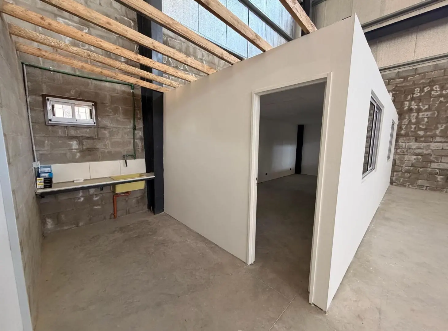 Deposito de 735 m2 en Alquiler - Benavidez 8