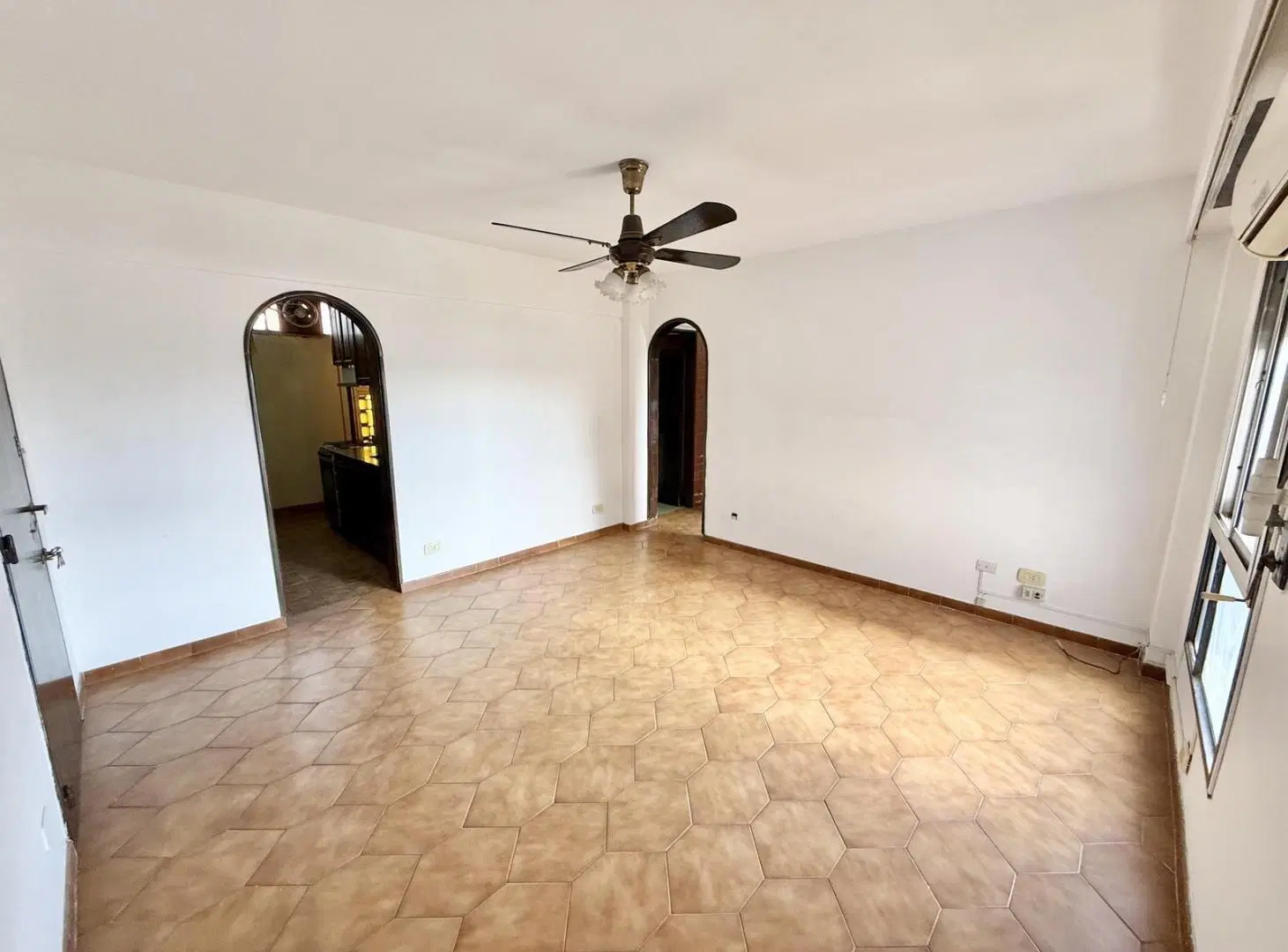Departamento 4 ambientes en venta con vista abierta en Olivos 1