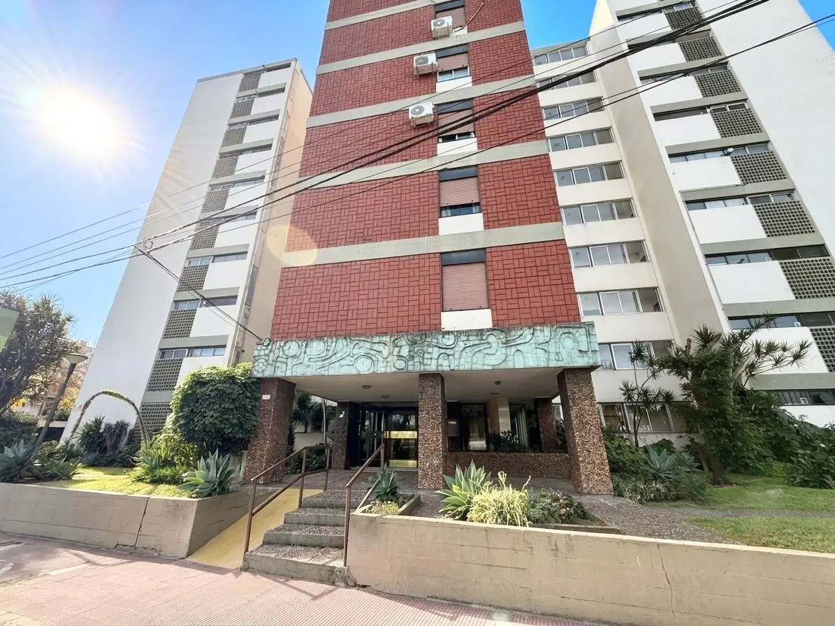 Departamento 4 ambientes en venta con vista abierta en Olivos 3