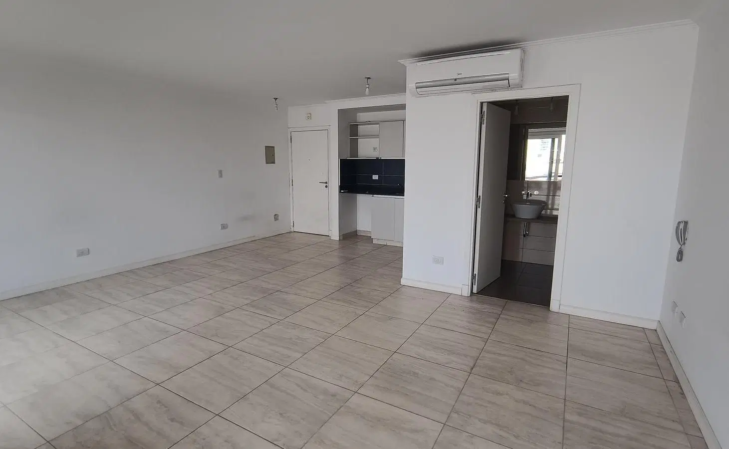 Departamento en Monserrat. Full Amenities. Cochera fija cubierta. 5