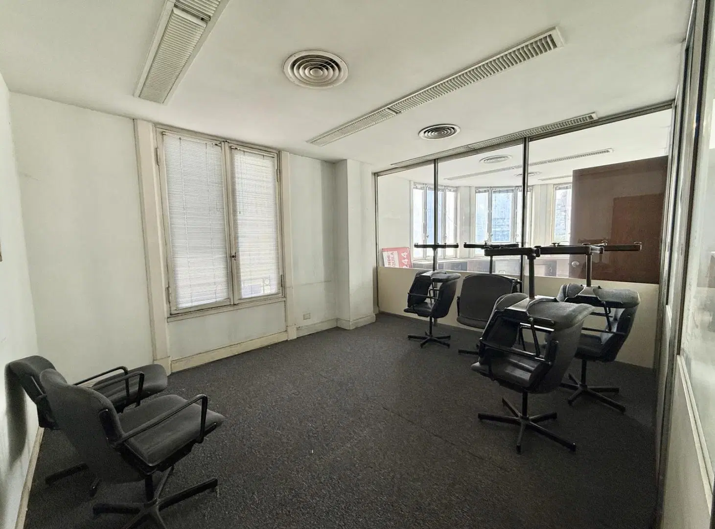 Oficina de 200 mts en Alquiler y Venta - Perón y 25 de Mayo, Microcentro 2