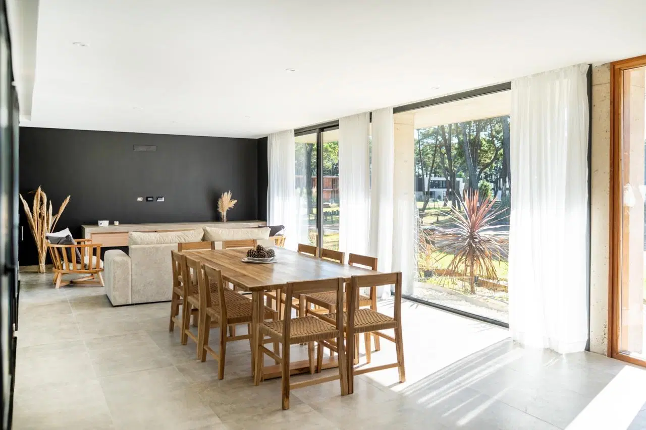 Casa a estrenar en VENTA en Barrio Pioneros, Pinamar 2