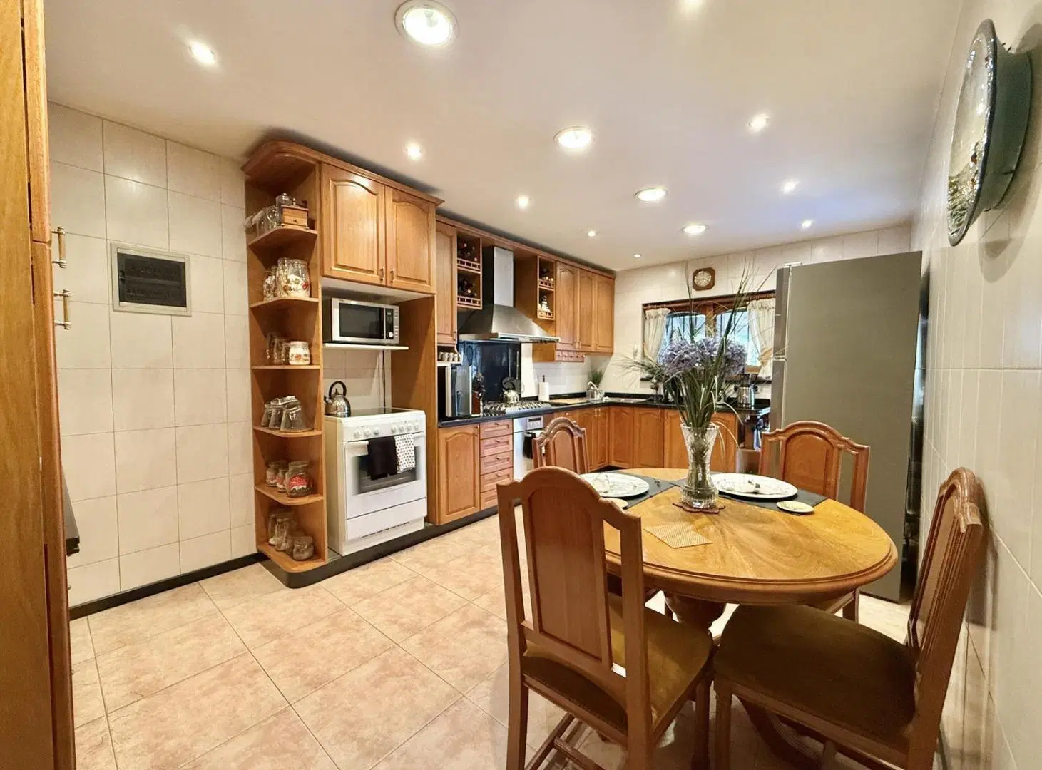 Casa en venta de 6 ambientes en OLIVOS con 5 cocheras cubiertas 2