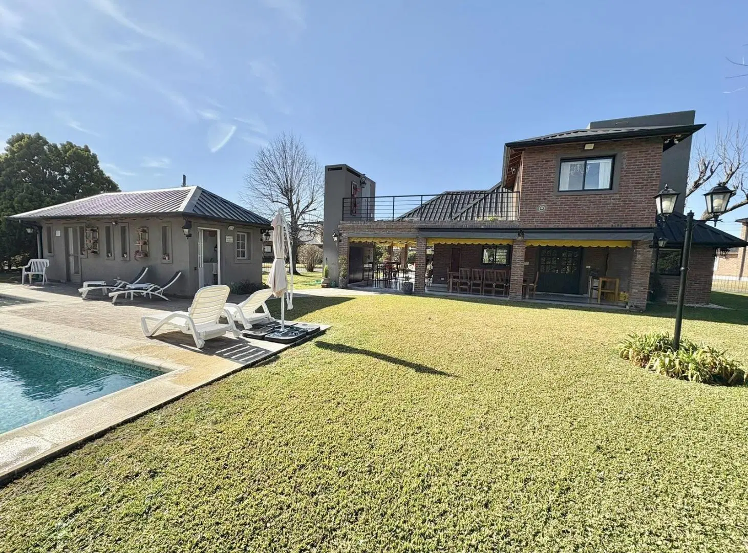 Moderna y exclusiva casa en venta en Country Club Banco Provincia 5