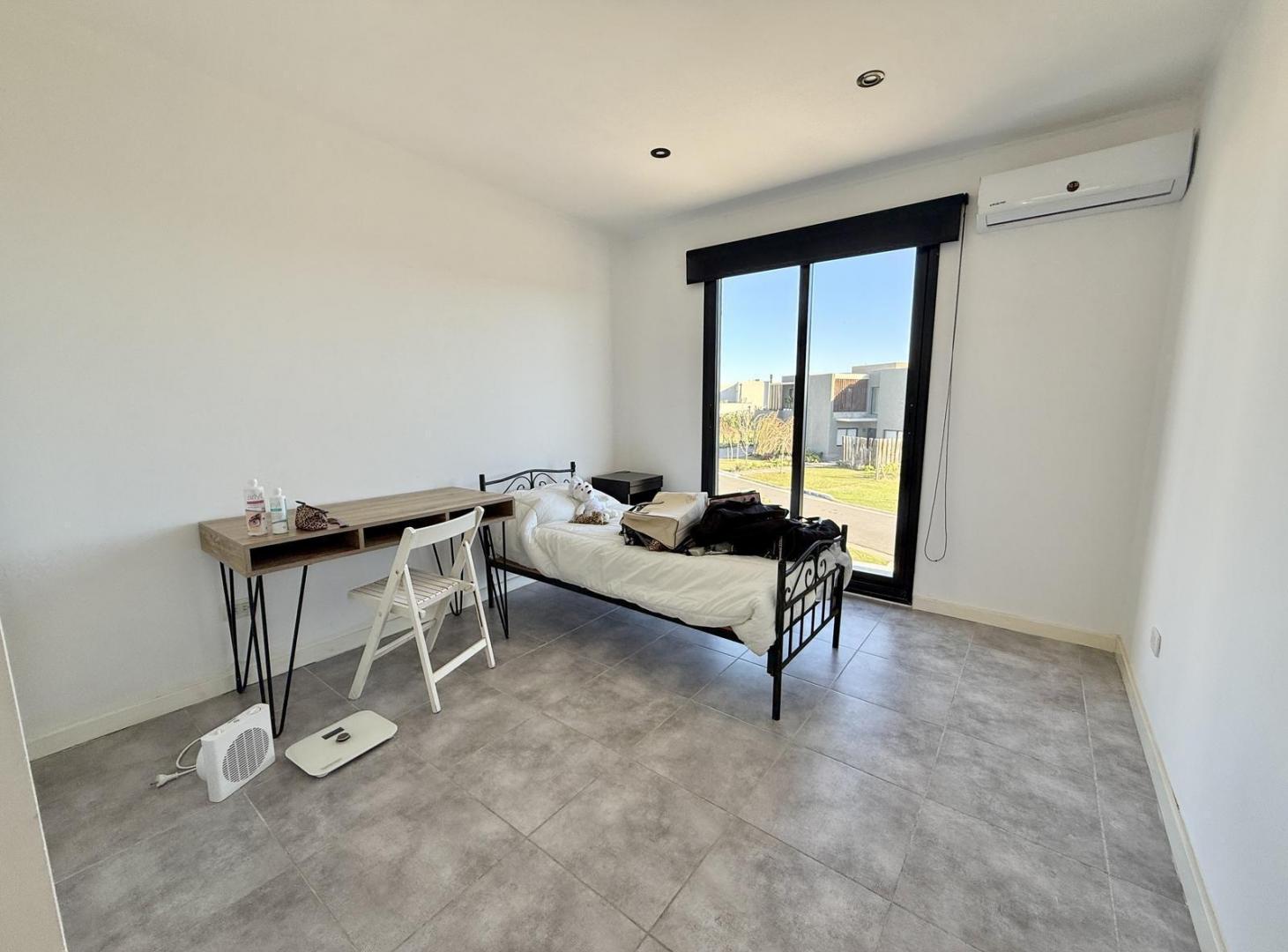 Moderna e Impecable Casa a la Venta en Barrio Cerrado Santa Ana, Villanueva