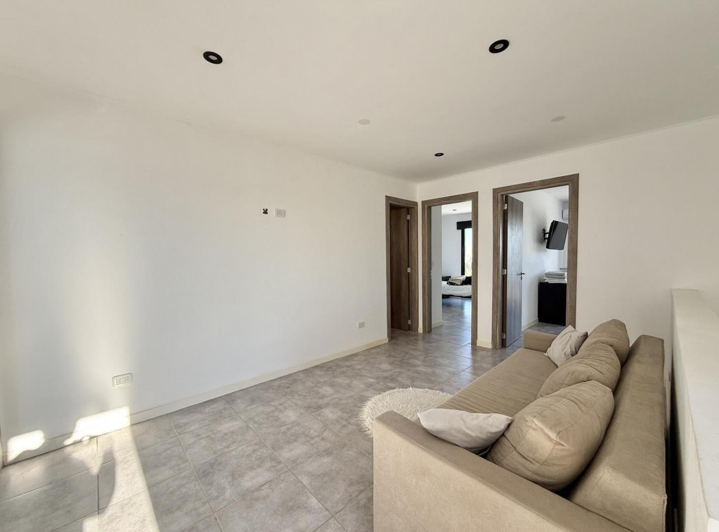 Moderna e Impecable Casa a la Venta en Barrio Cerrado Santa Ana, Villanueva