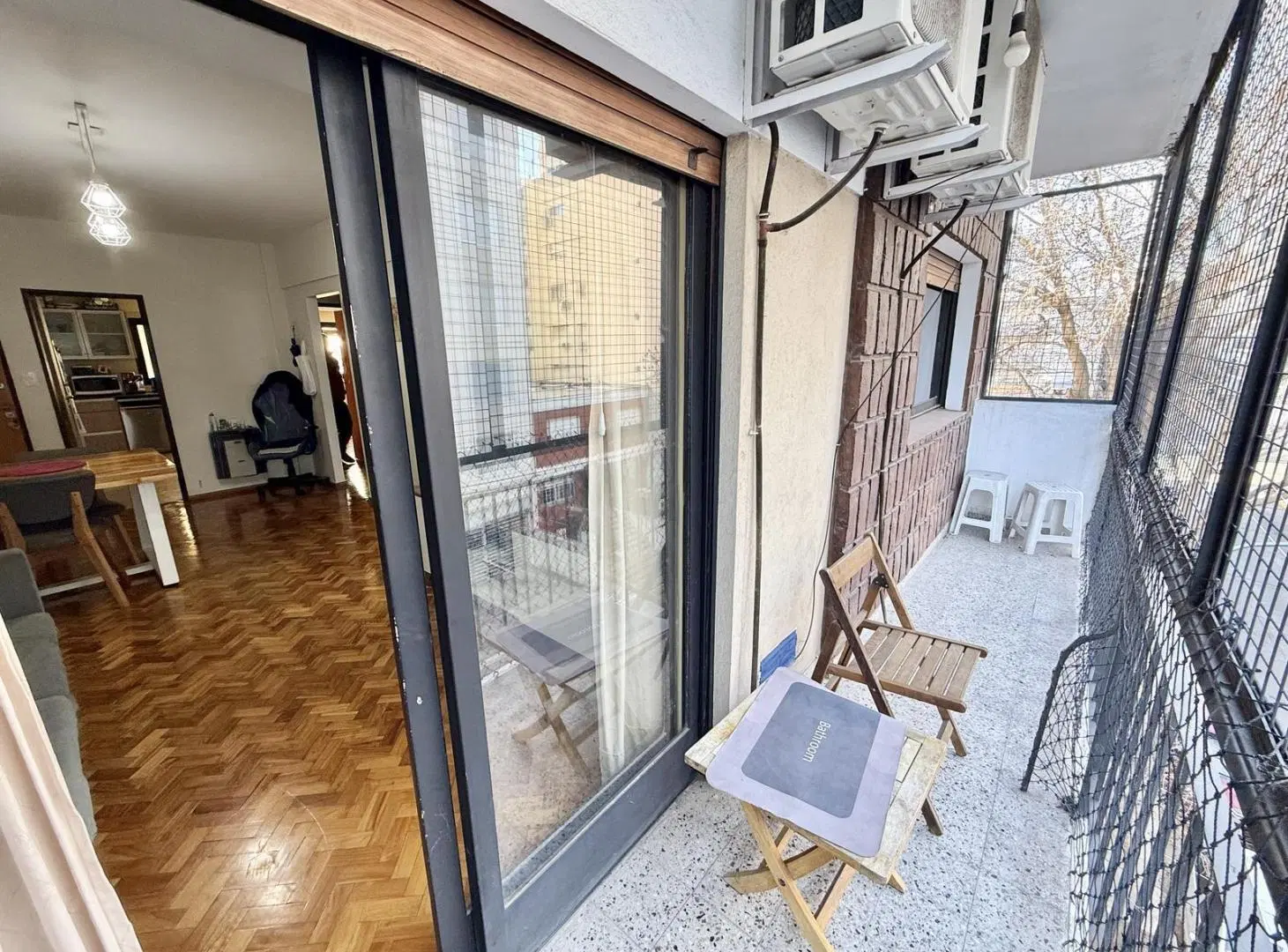 Departamento 3 ambientes con balcón y cochera en venta - Olivos-Maipu/Uzal 2