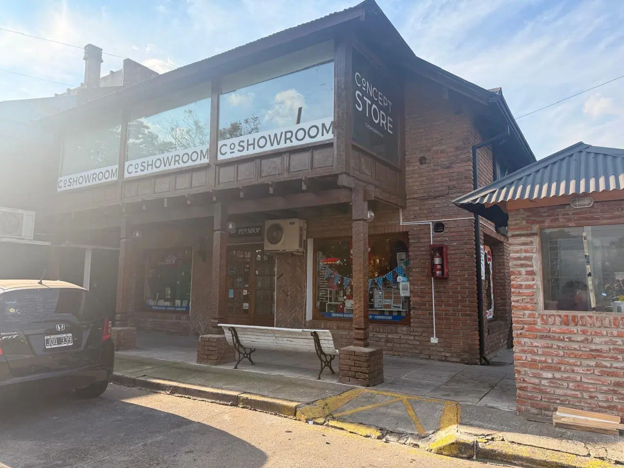 Local Comercial al Frente en Galeria Las Brujas 3