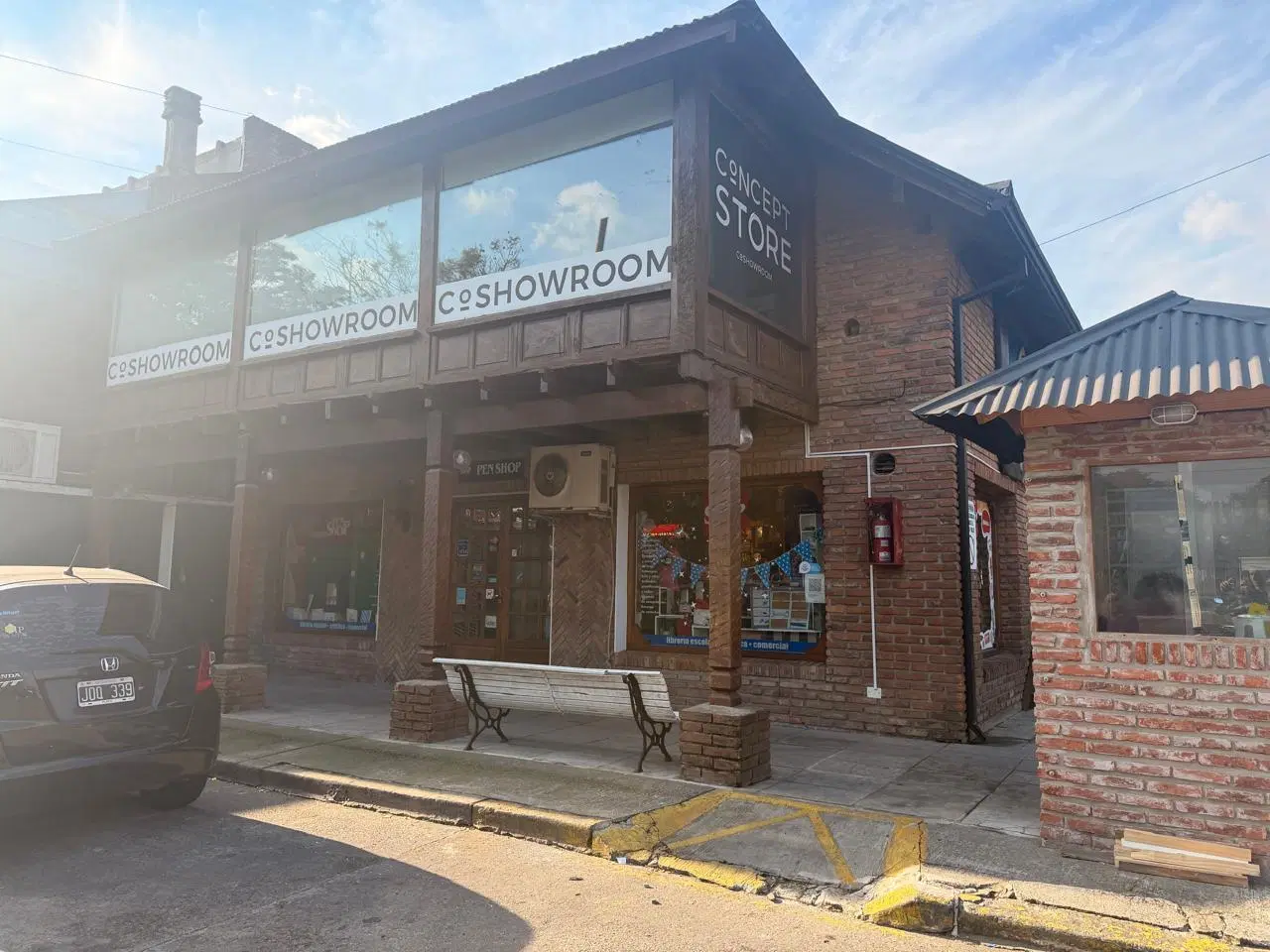 Local Comercial al Frente en Galeria Las Brujas 4
