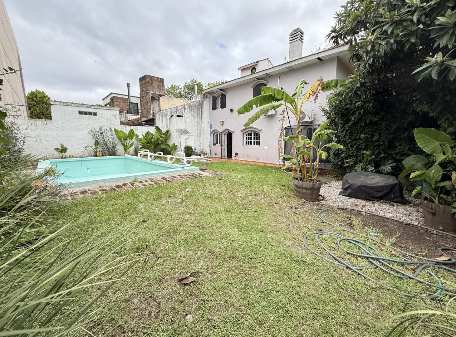 Foto de Casa en alquiler con jardin, pileta y parrilla en Martinez, imagen 1