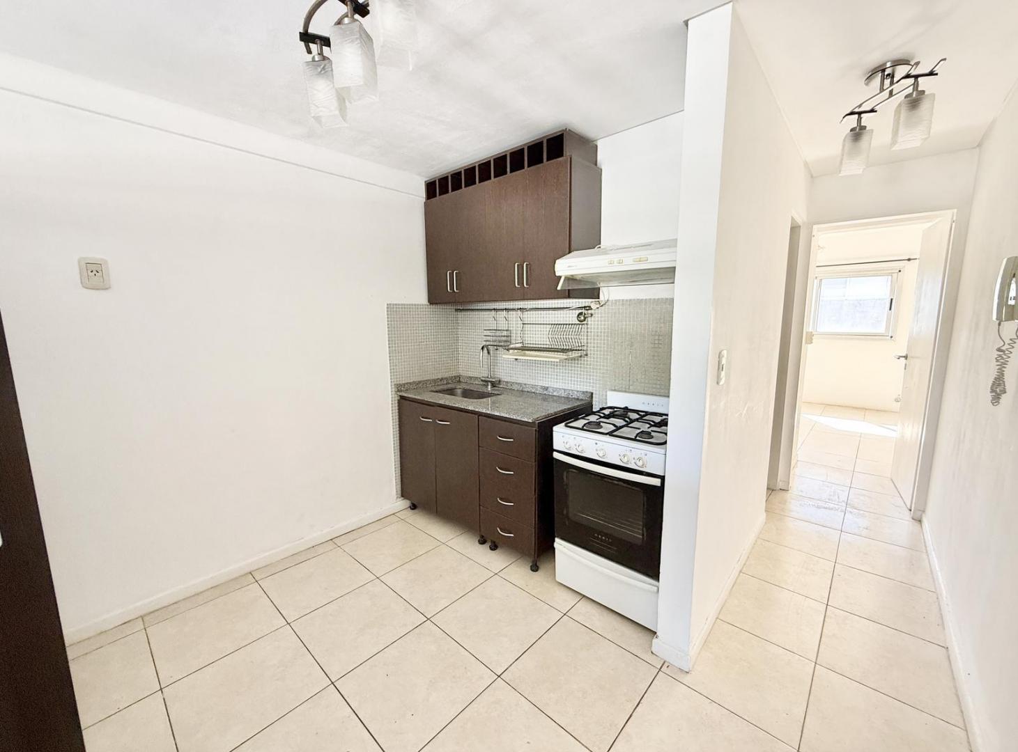 Foto de Departamento de 2 ambientes con balcón y cochera en venta - San Fernando, imagen 3