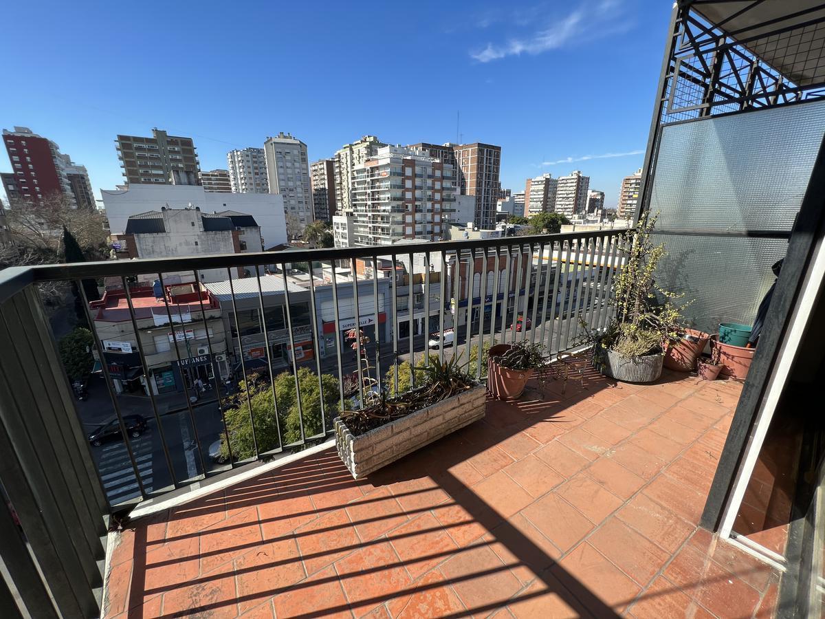 Foto de Depto 3 ambientes con balcón y vista abierta en alquiler - Martinez, imagen 3