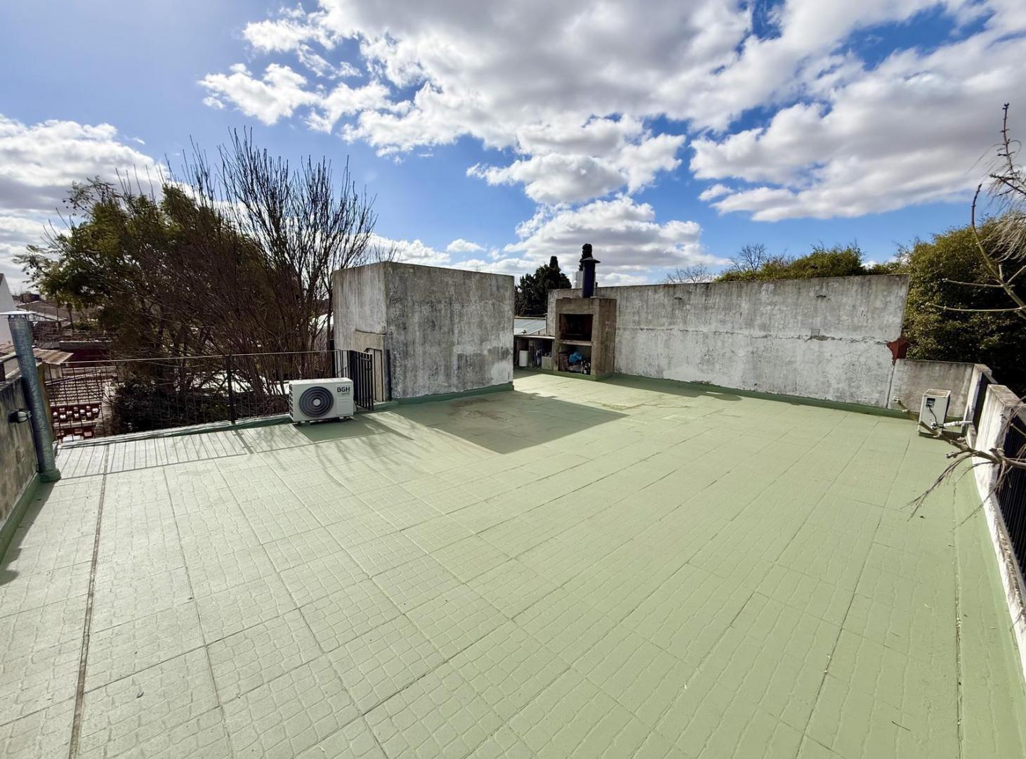 Foto de PH 3 ambientes con terraza y parrilla propia en venta en Martinez, imagen 4