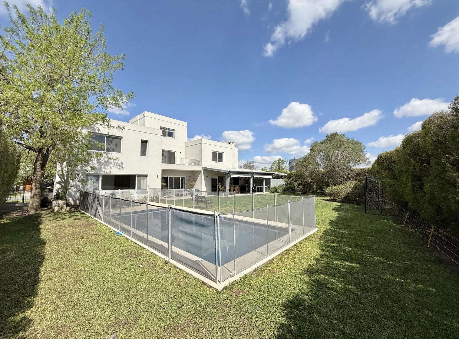 Foto de Divina Casa a la Venta en Barrio Talar Del Lago II, imagen 1