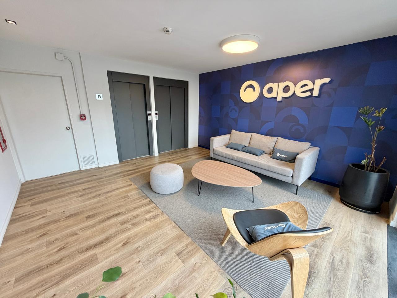 Foto de Amplia oficina en alquiler con terraza y parrilla privada | Piso Alto |, imagen 3