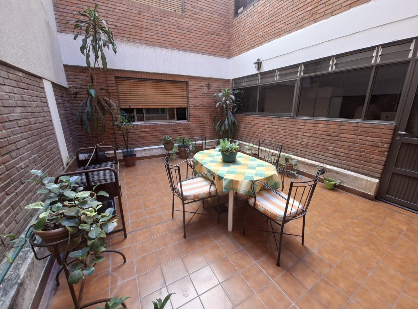 Foto de Espectacular departamento 4 Amb C Dep Cochera Fija Balcón y 2 patios, imagen 1