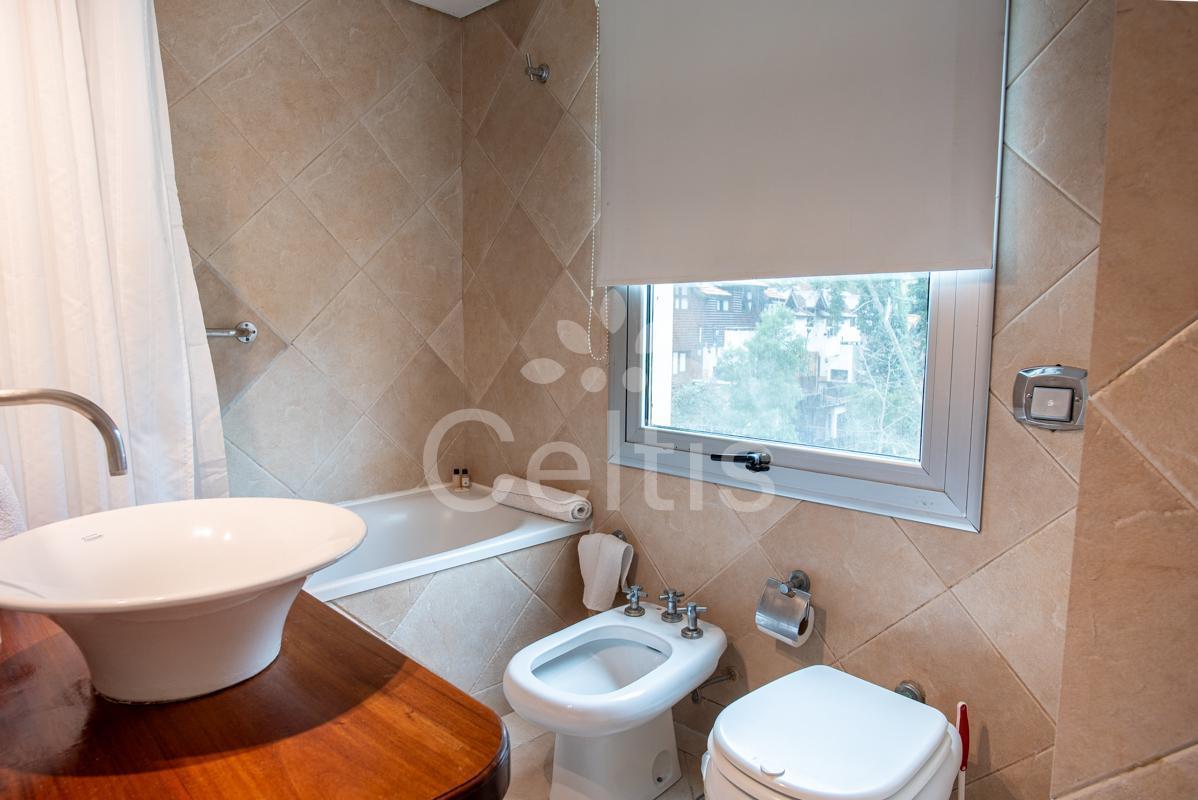 2 Amb. 66 mts en Venta en Casa Grande Carilo