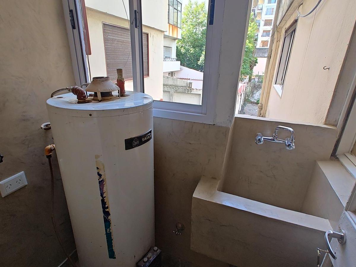 Dos Ambientes en Belgrano, Cochera, Impecable 2