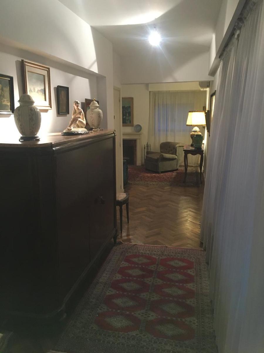 Departamento en venta, 4 ambientes, Plaza San Martín, Retiro. Gran terraza.