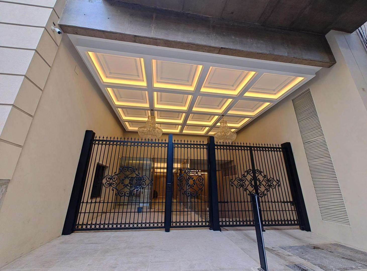 Departamento en alquiler, Recoleta, dos ambientes, cochera, pileta, gimnasio, seguridad
