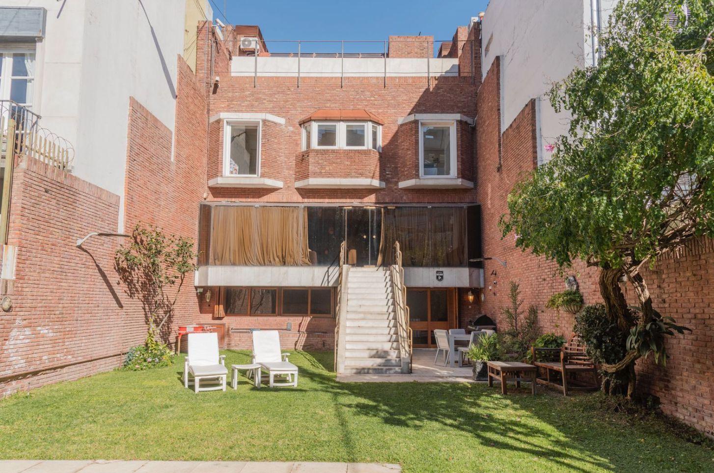 Foto de Casa en venta, 10 ambientes, Barrio Parque, 5 cocheras, pileta, imagen 5