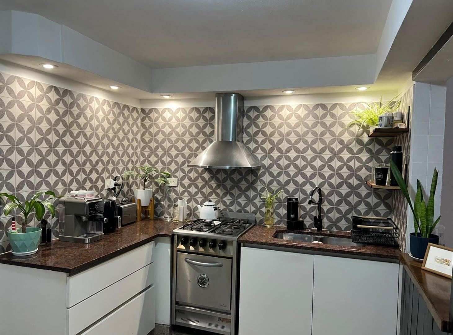Foto de casa en venta, 7 ambientes, Agronomía,, imagen 1