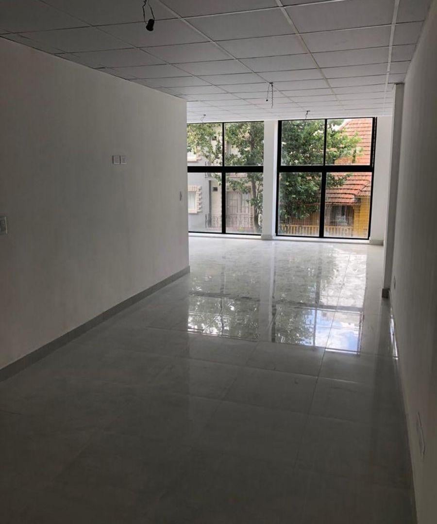 Foto de ALQUILER OFICINA Comercial, imagen 3