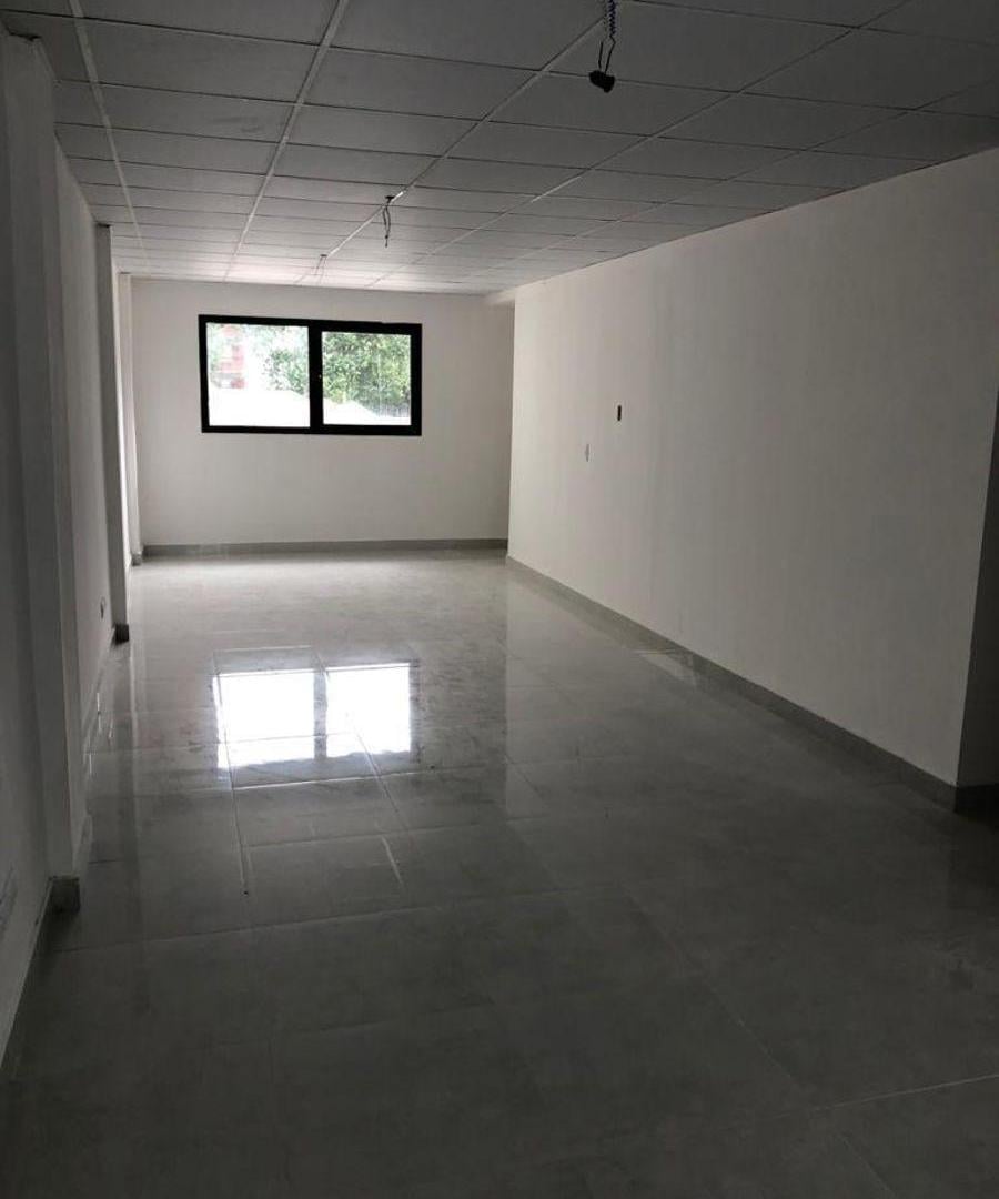 Foto de ALQUILER OFICINA Comercial, imagen 4