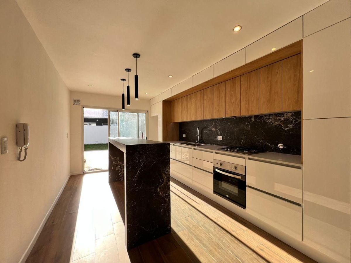 Foto de MODERNA Y HERMOSA CASA CON PISCINA CLIMATIZADA EN LA PERLA, imagen 3