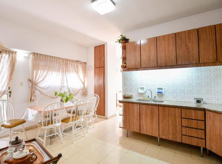 CASA EN VENTA, 4 DORMITORIOS CALLES 22 E/ 51 Y 53 3