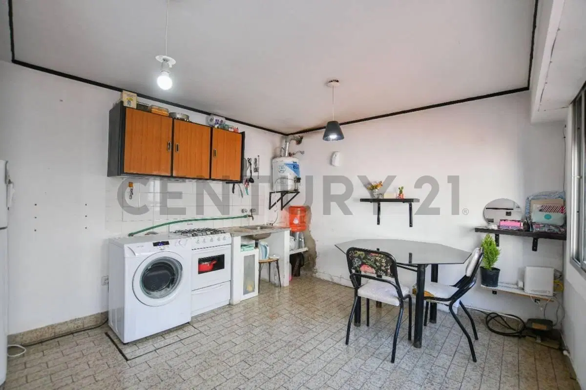 CASA de 2 dormitorios a refaccionar + Duplex de 1 dormitorio 5