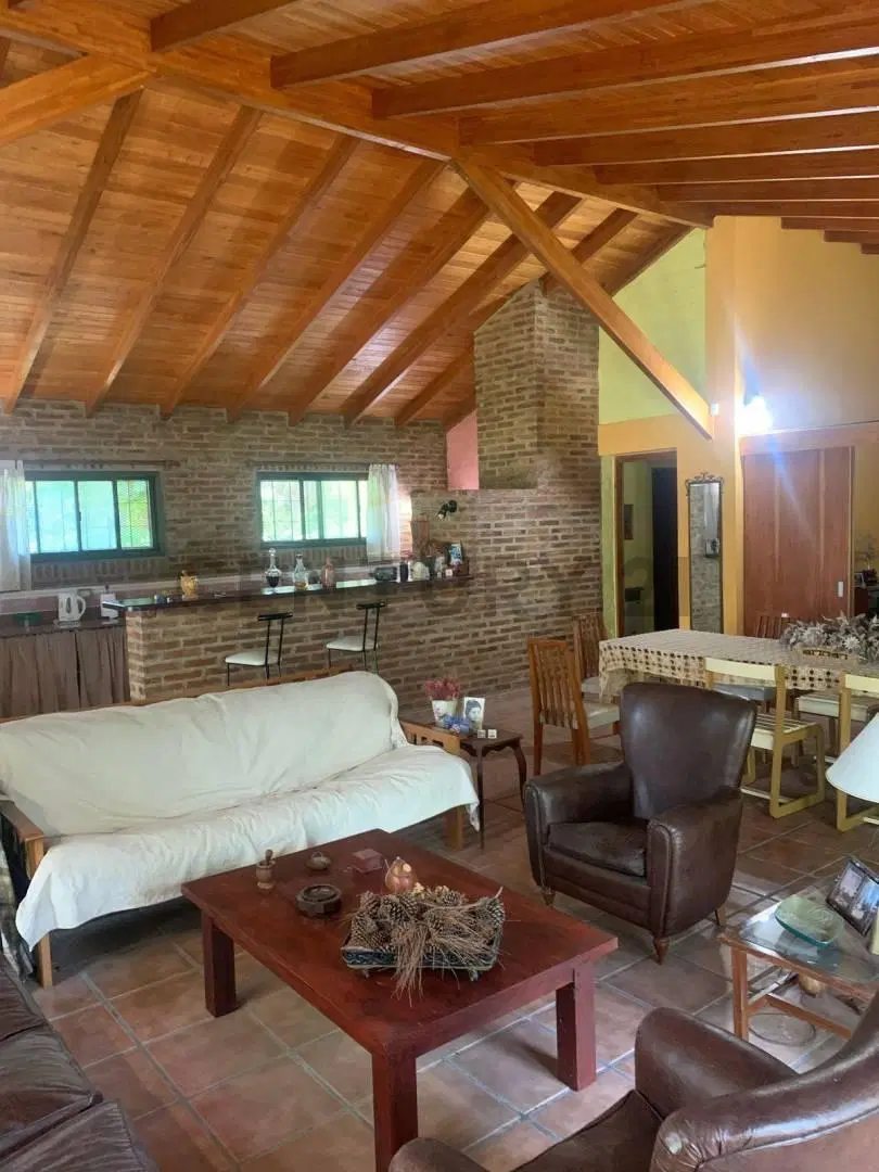CASA DOS DORMITORIOS EN VENTA VILLA ELISA C/PILETA 2