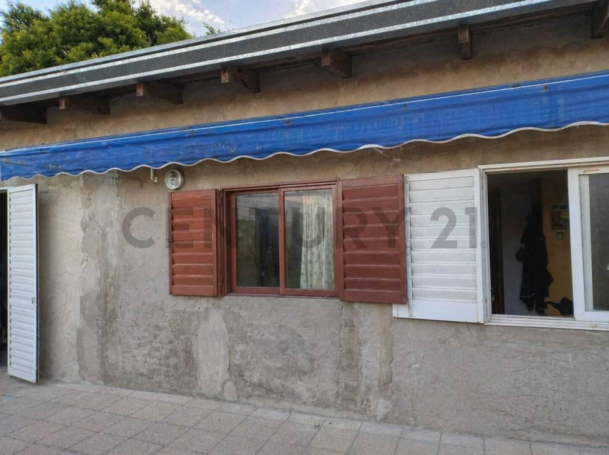 CASA EN VENTA 3 DORMITORIOS BARRIO JARDÍN