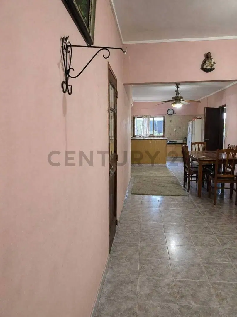 CASA EN VENTA 3 DORMITORIOS BARRIO JARDÍN 8