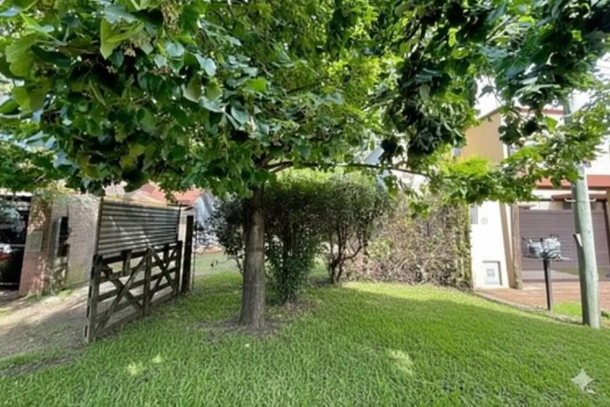 ???? LOTE EN VENTA - VILLA CASTELLS / GONNET - CITY BELL 10x31.5 486 entre 11 y 12 4