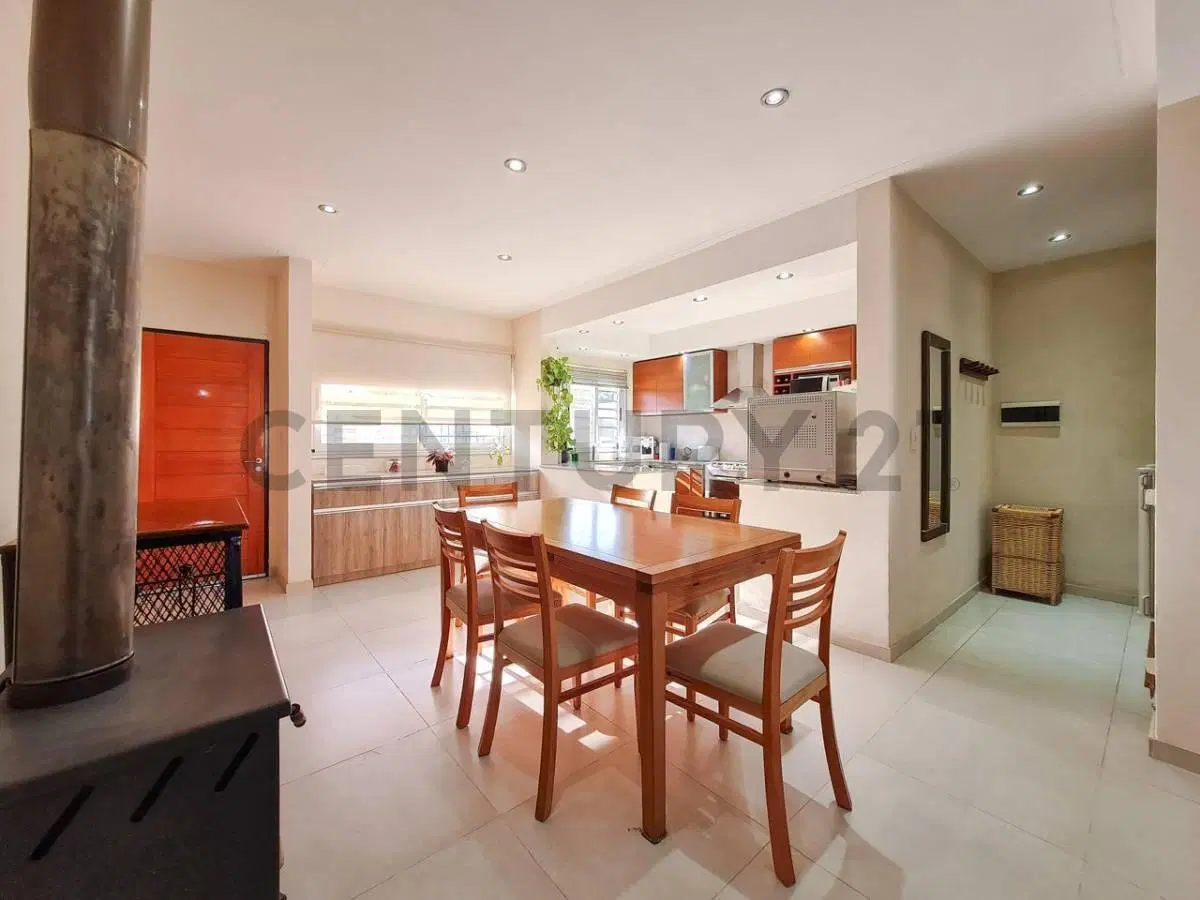 CASA EN VENTA 2 DORMITORIOS EN SICARDI 5