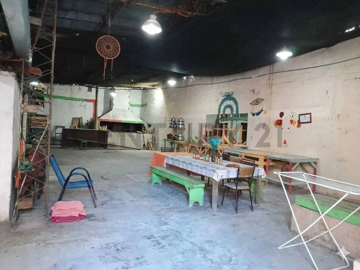 Galpon en venta con casa a modernizar 4